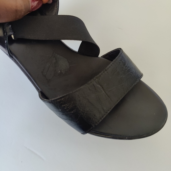 Munro Black Platform Sandal - Picture 6 of 6
